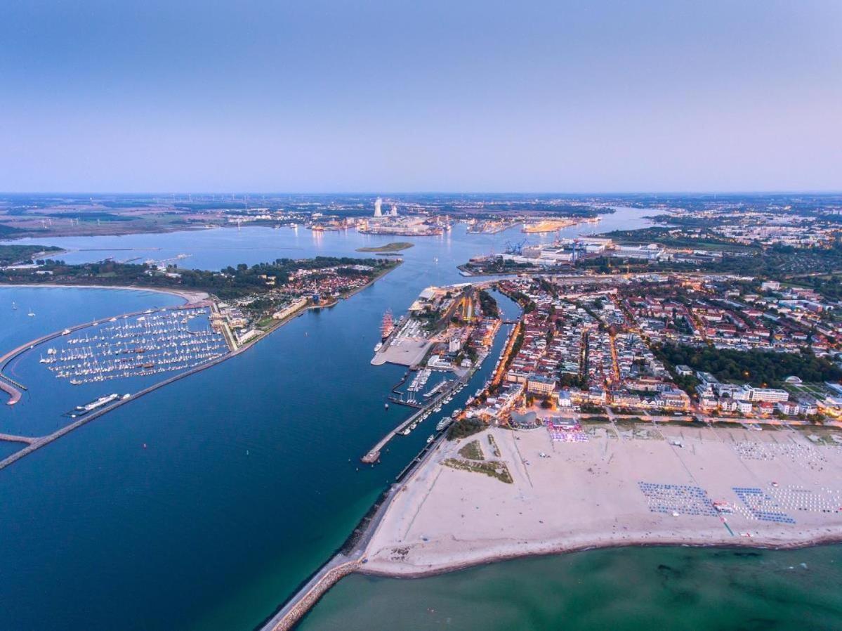 Vormann Jantzen, Direkt Am Leuchtturm Apartment Росток Екстериор снимка